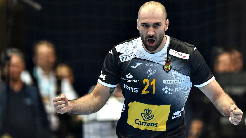 La selección española de balonmano demostró su condición de serio aspirante a coronarse campeón mundial, tras imponerse este domingo por 32-25 a Islandia, en un encuentro en el que el conjunto español demostró haber llegado al torneo en plena madurez