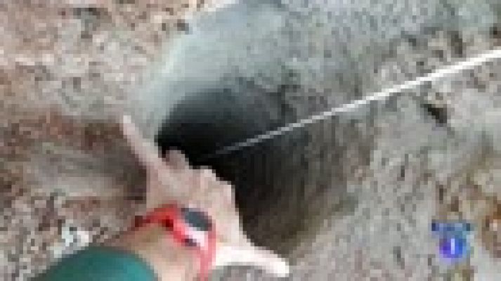 Telediario 1 - Continúan labores de rescate del niño que cayó a un pozo