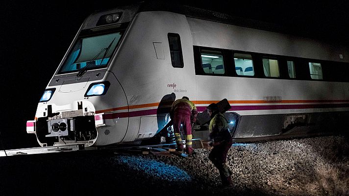 Nuevo incidente en un tren de la línea a Extremadura al salirse de la vía