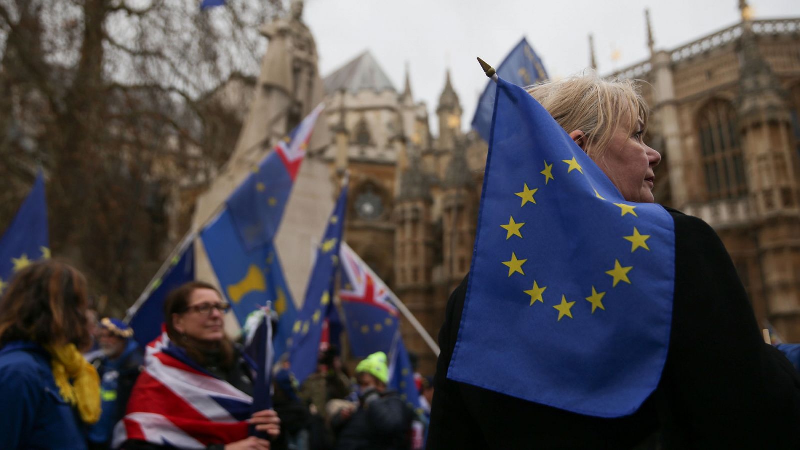 May afronta una votación decisiva de su acuerdo del 'Brexit' en el Parlamento