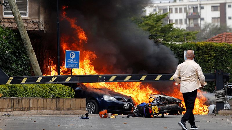 El grupo yihadista Al Shabab siembra el caos en un hotel en Nairobi