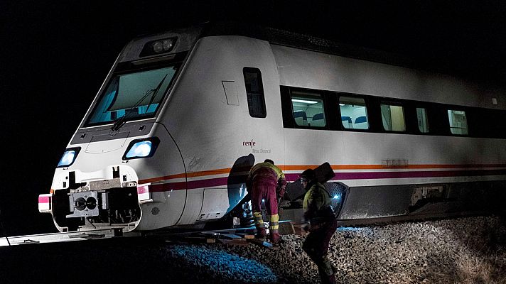 Telediario 1 - Adif y Guardia Civil apuntan al sabotaje en el accidente de tren de la línea Madrid-Zafra que descarriló en Torrijos