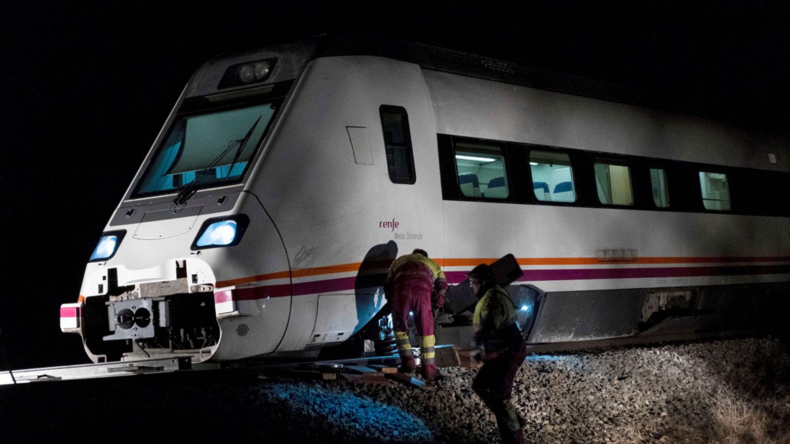 Adif y Guardia Civil apuntan al sabotaje en el accidente de tren de la línea Madrid-Zafra que descarriló en Torrijos