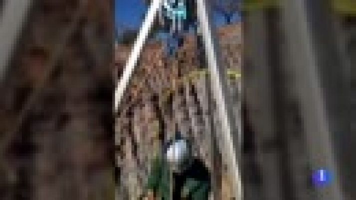 Telediario 1 - El padre de Julen, el niño atrapado en el pozo de Totalán, reclama más medios para el rescate