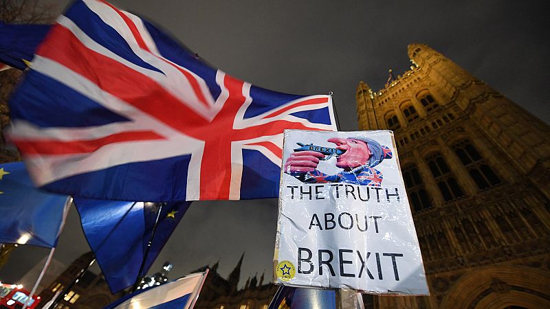 La división política en Reino Unido por el 'Brexit' une e inquieta a los británicos