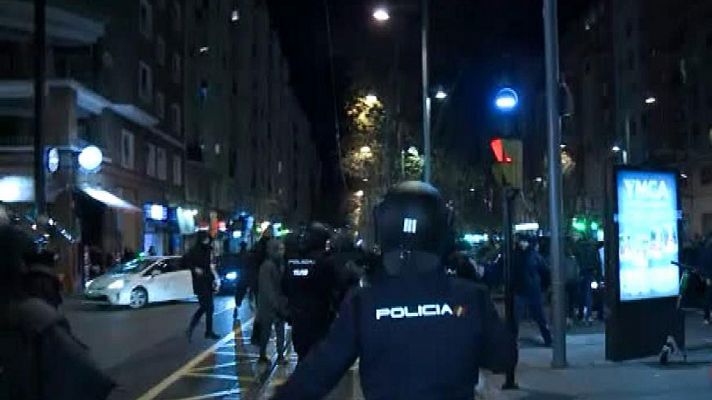 Informativo 24h - Carga policial y seis detenidos en una protesta contra un acto de Vox en Zaragoza