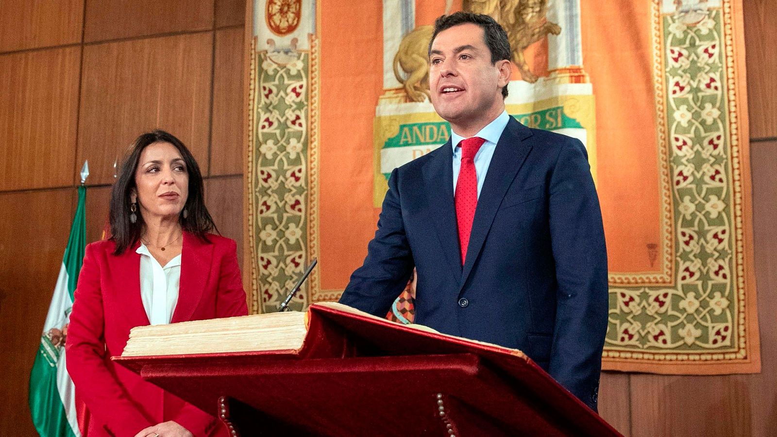 Juanma Moreno toma posesión como presidente de la Junta de Andalucía