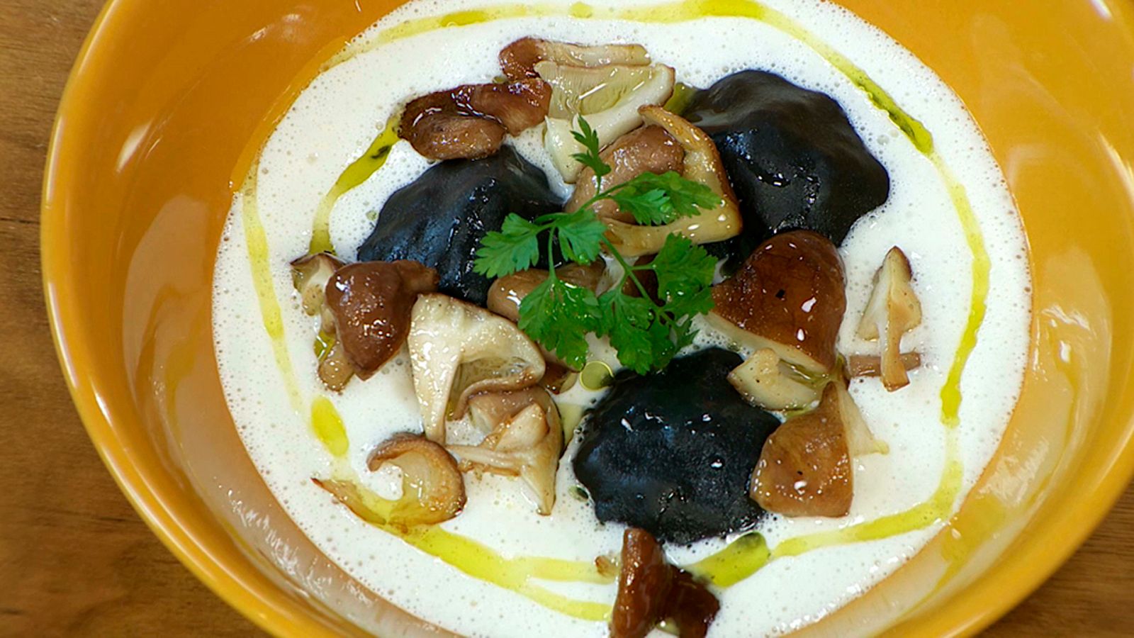 Torres en la cocina - Raviolis de langostinos con setas