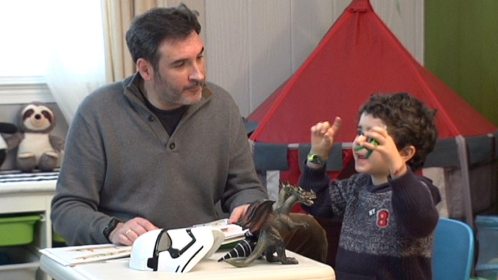 David Guzmán, investigador de la NASA: "Mi hijo se queda sin guardería"