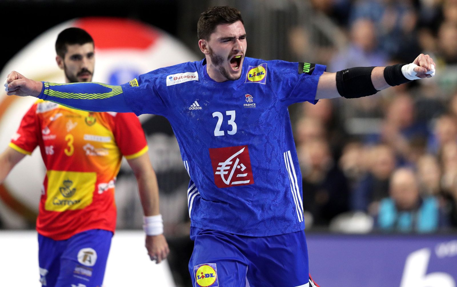 España cae ante Francia y se queda contra las cuerdas