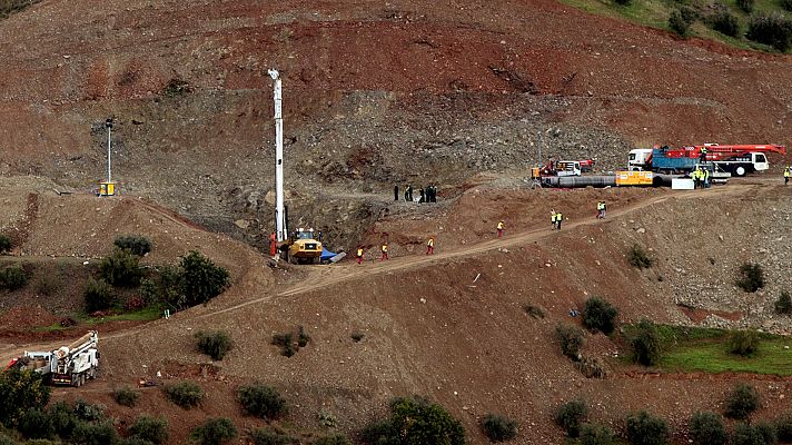Telediario 1 - Excavados 52 metros de túnel paralelo al pozo donde se busca a Julen