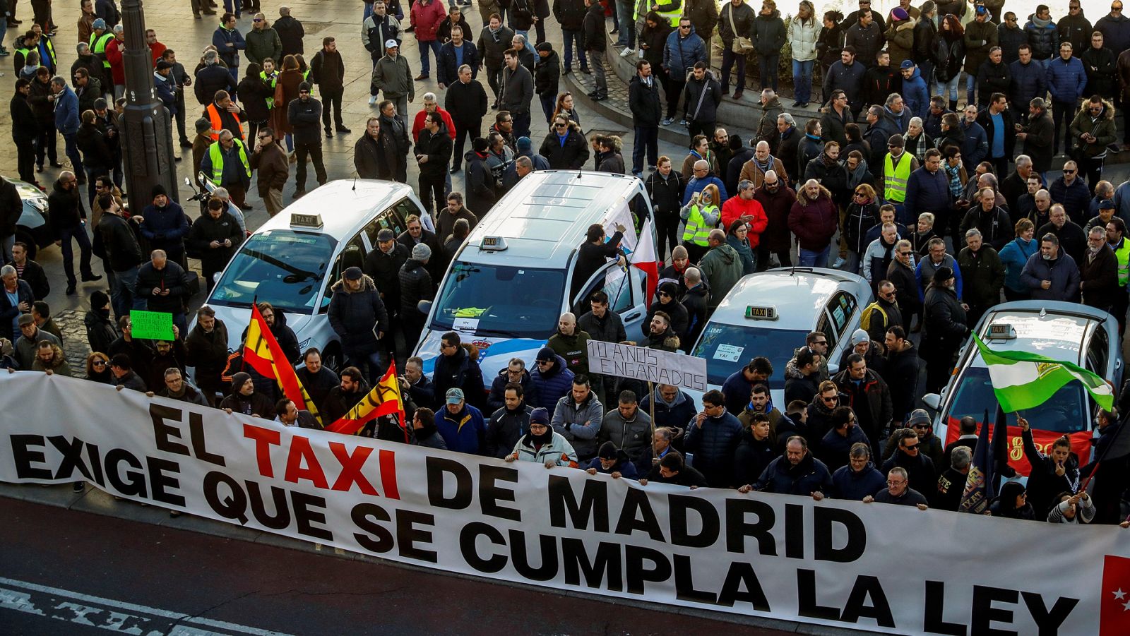 Los taxistas de Madrid mantienen la huelga tras una reunión "decepcionante" - Informativo 24h | Ver