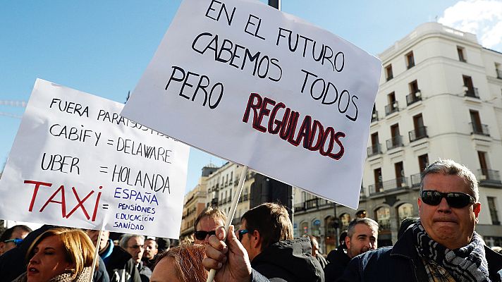 Telediario 1 - Los taxistas protestan en Madrid y Barcelona