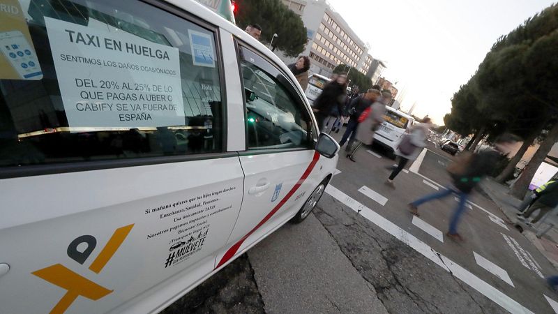 Continúa la huelga de taxistas 