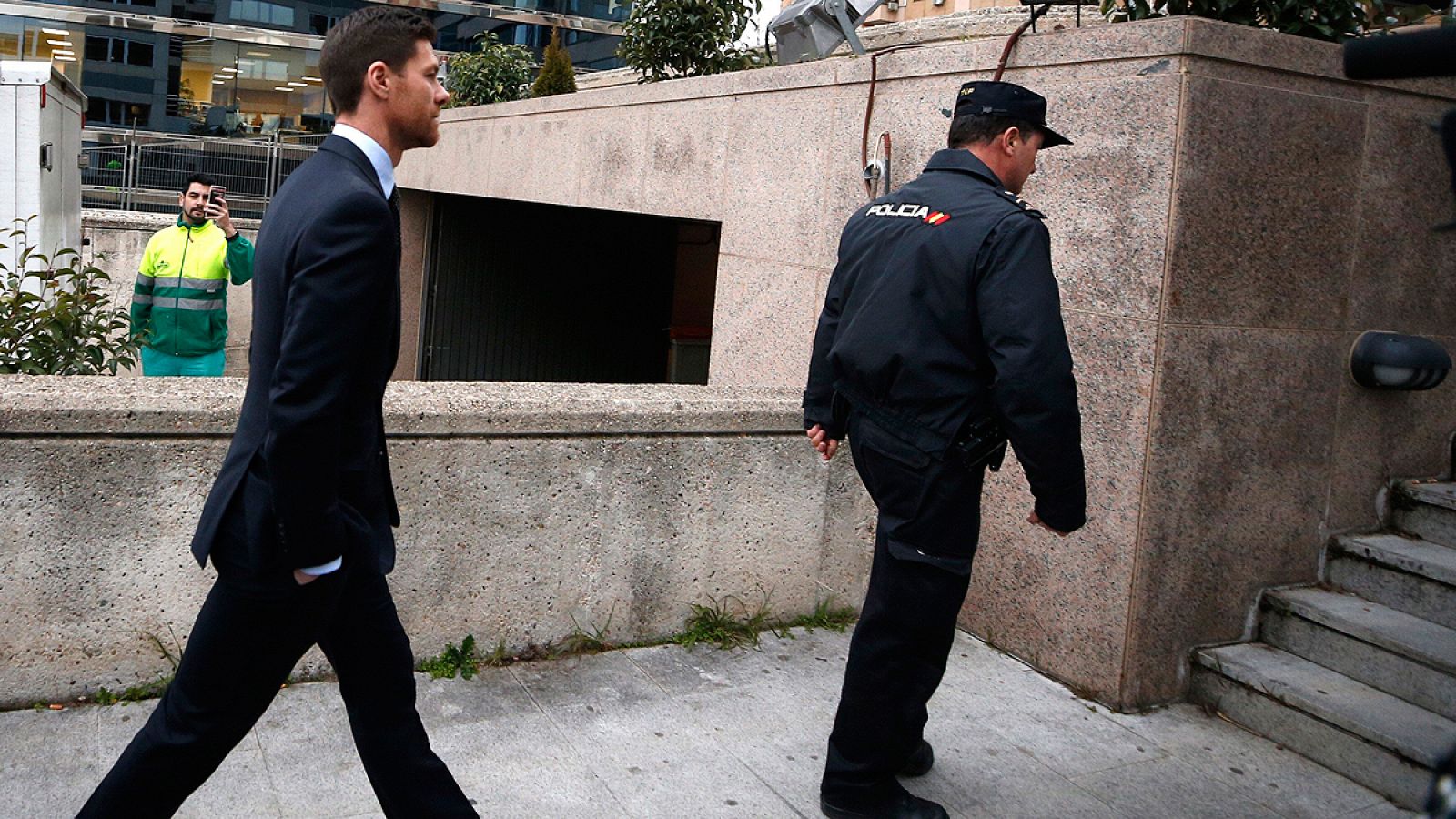 Xabi Alonso llega a la Audiencia para ser juzgado por fraude fiscal - RTVE.es