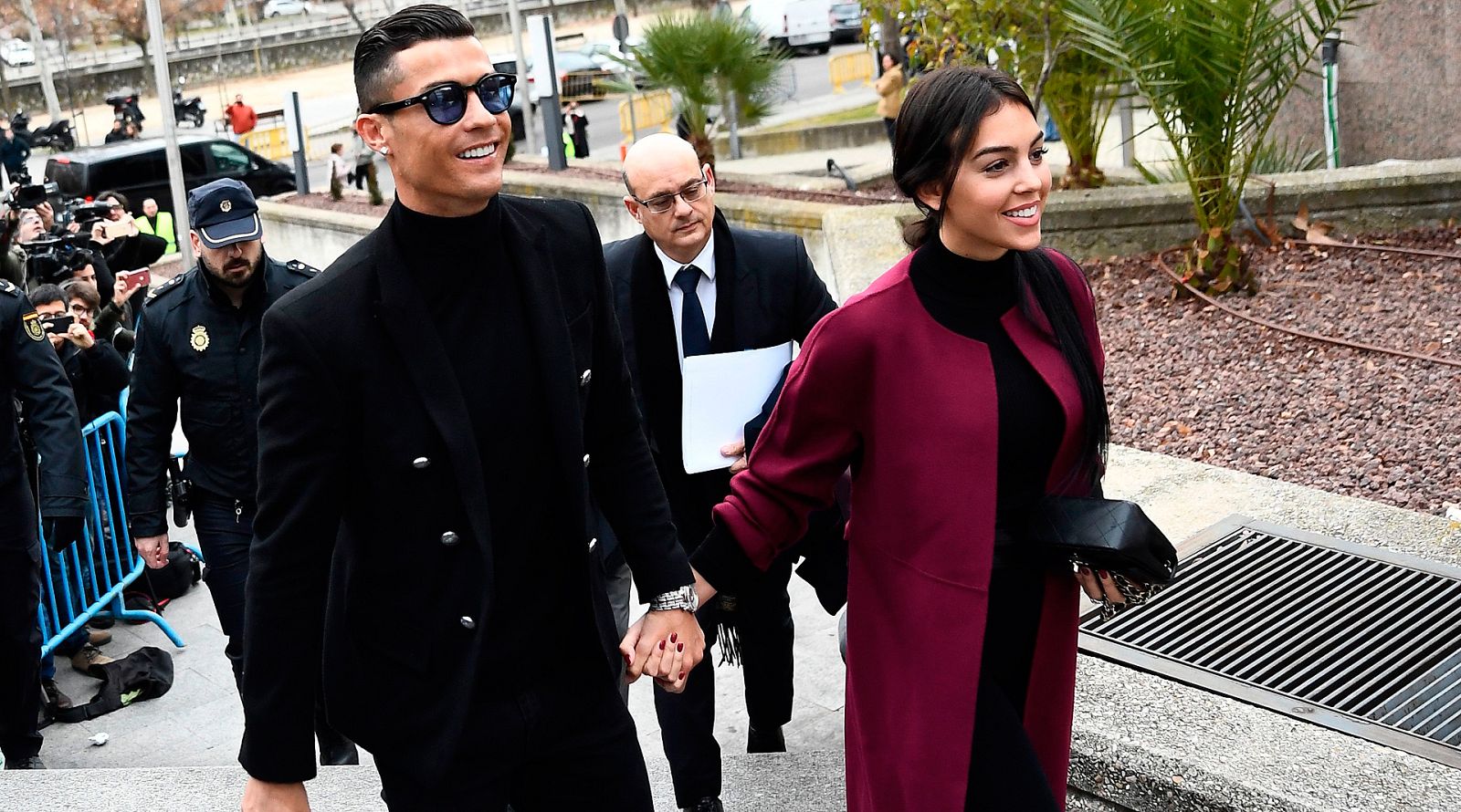Cristiano Ronaldo: Cristiano Ronaldo y Xabi Alonso llegan a la Audiencia Provincial - RTVE.ES