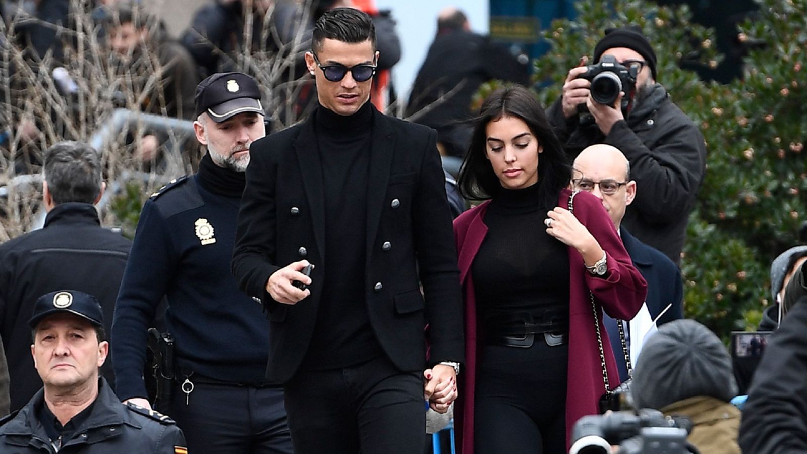 Ronaldo, condenado en conformidad; suspendido el juicio a Xabi Alonso por fraude