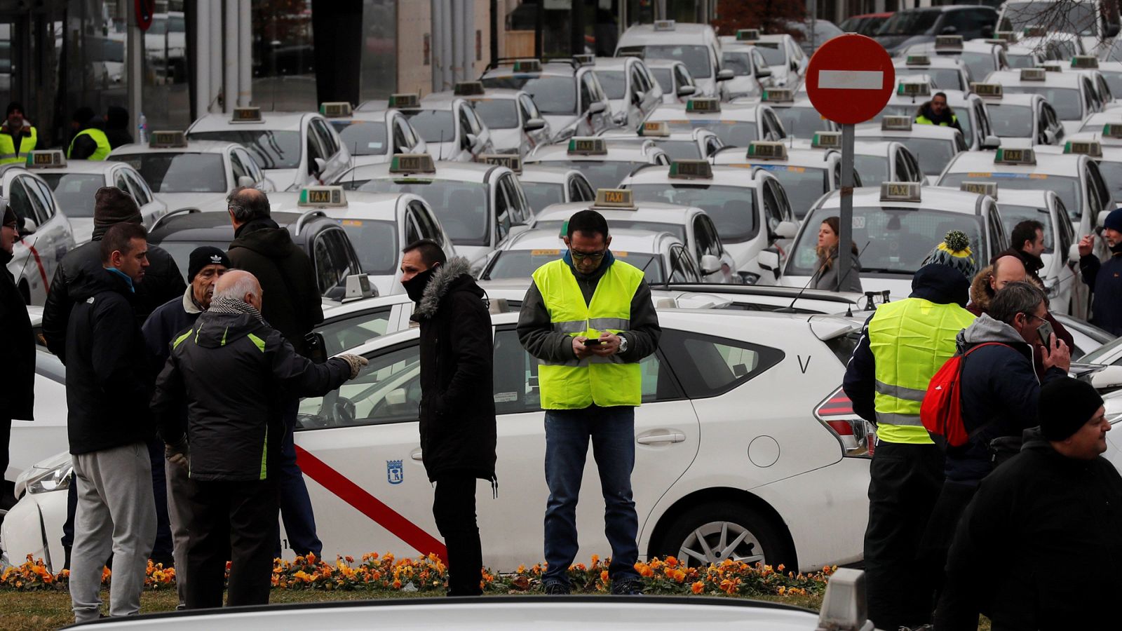 Los taxistas de Madrid y Barcelona continúan con las protestas tras rechazar las propuestas para regular los VTC