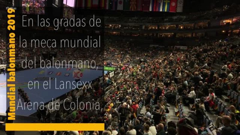 Poco más de una docena de aficionados venidos desde España desafían al frío alemán para animar, aún en minoría, a la selección española de balonmano en el Mundial de Balonmano de Alemania y Dinamarca 2019