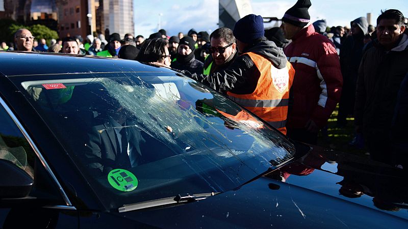 Uber y Cabify se plantean dejar de operar en Barcelona tras la propuesta del Govern