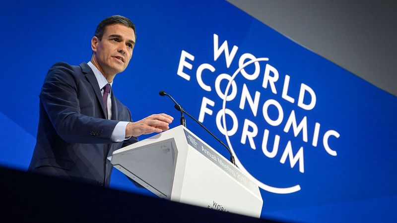 Sánchez defiende las políticas progresistas en Davos