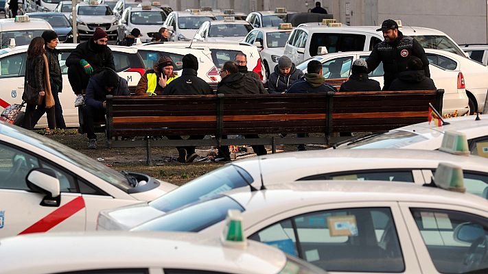 Los taxistas se plantean intensificar las protestas