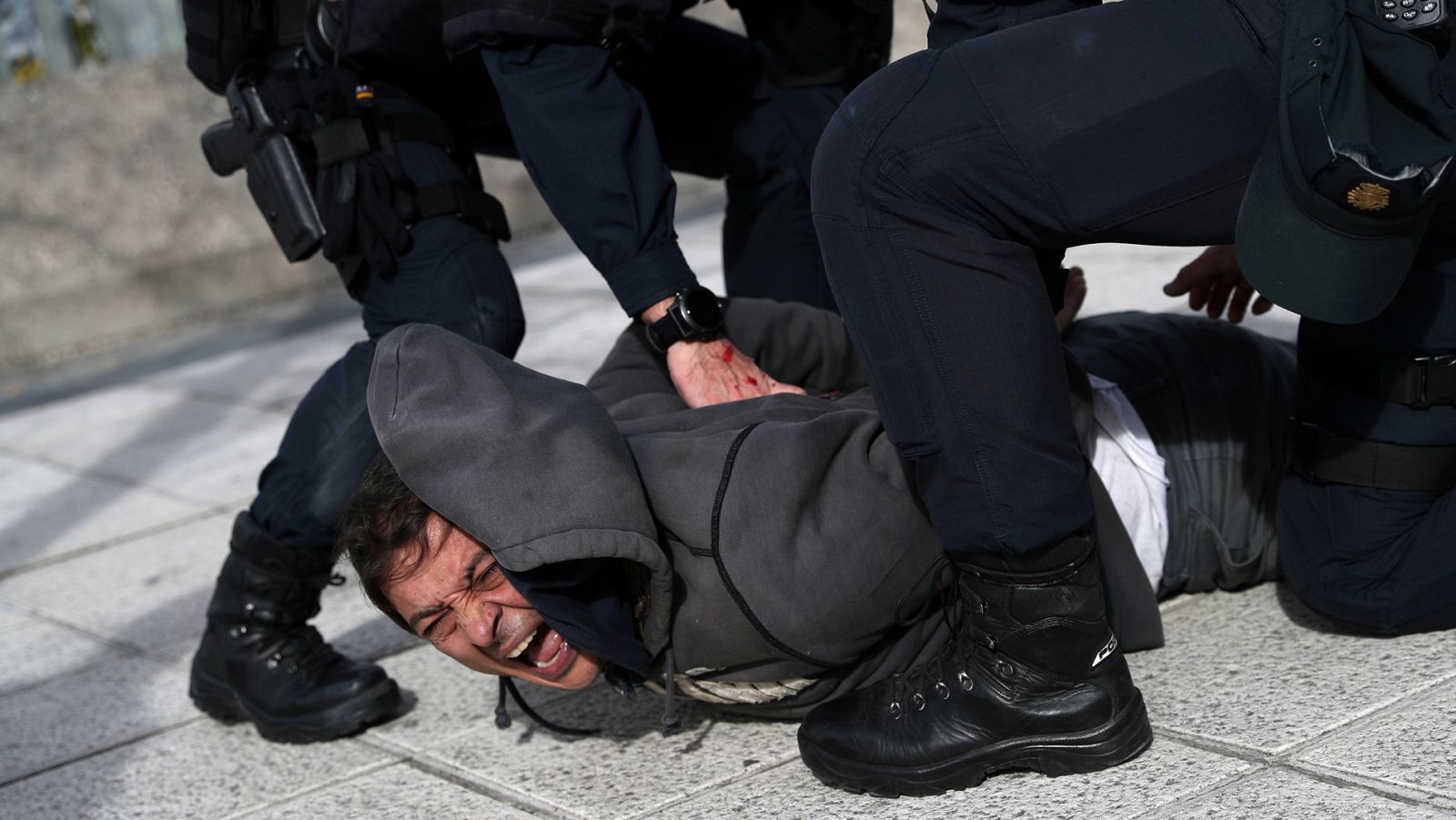 Informativo 24h: La Policía detiene a un taxista en Ifema | RTVE Play