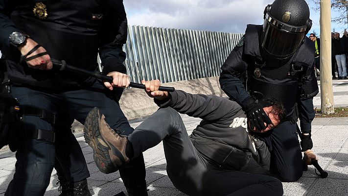 Tensión en Ifema con cargas policiales