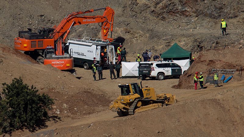 Doce días de operativo para rescatar a Julen en un terreno difícil con 40.000 toneladas de tierra removidas