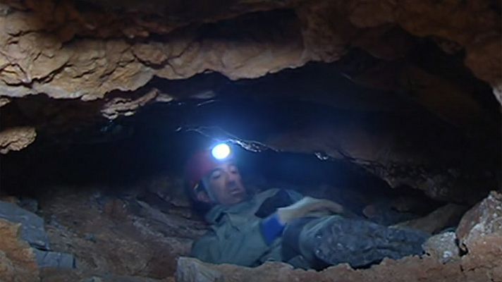 Telediario 1 - Cómo es la técnica de las microvoladuras que la Guardia Civil utiliza en rescates