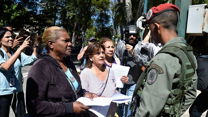 Guaidó impulsa una ley de amnistía para recabar el apoyo del ejército