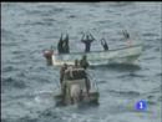 Detenidos 19 piratas somalíes