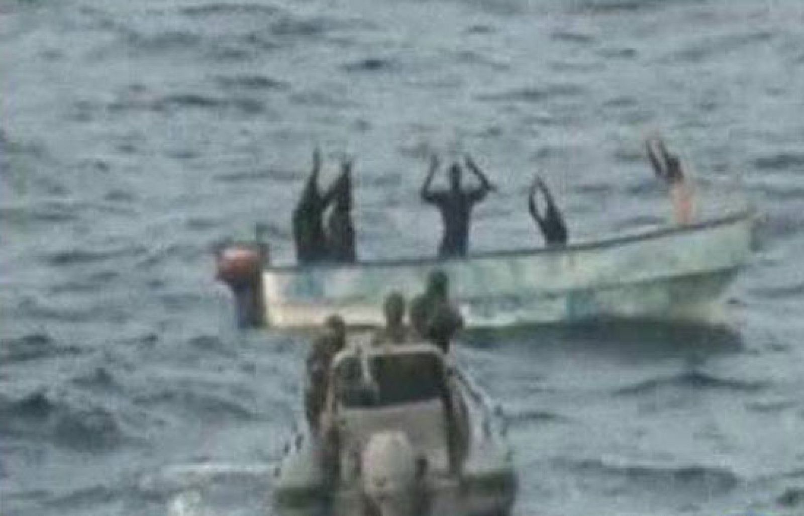 Un comando del ejército portugués detuvo a 19 piratas somalíes que trataban de asaltar un carguero cerca de las Seychelles