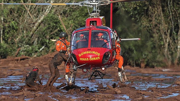 Telediario 1 - La rotura de una presa en Brasil deja más de medio centenar de muertos en una de sus peores tragedias mineras