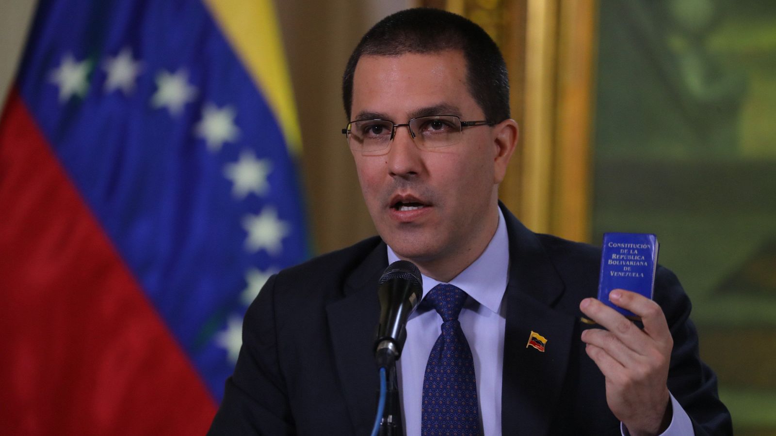 El Gobierno de Maduro, impasible ante la presión internacional