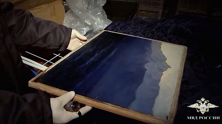 Telediario 1 - Robo a plena luz del día de un cuadro en un museo de Moscú