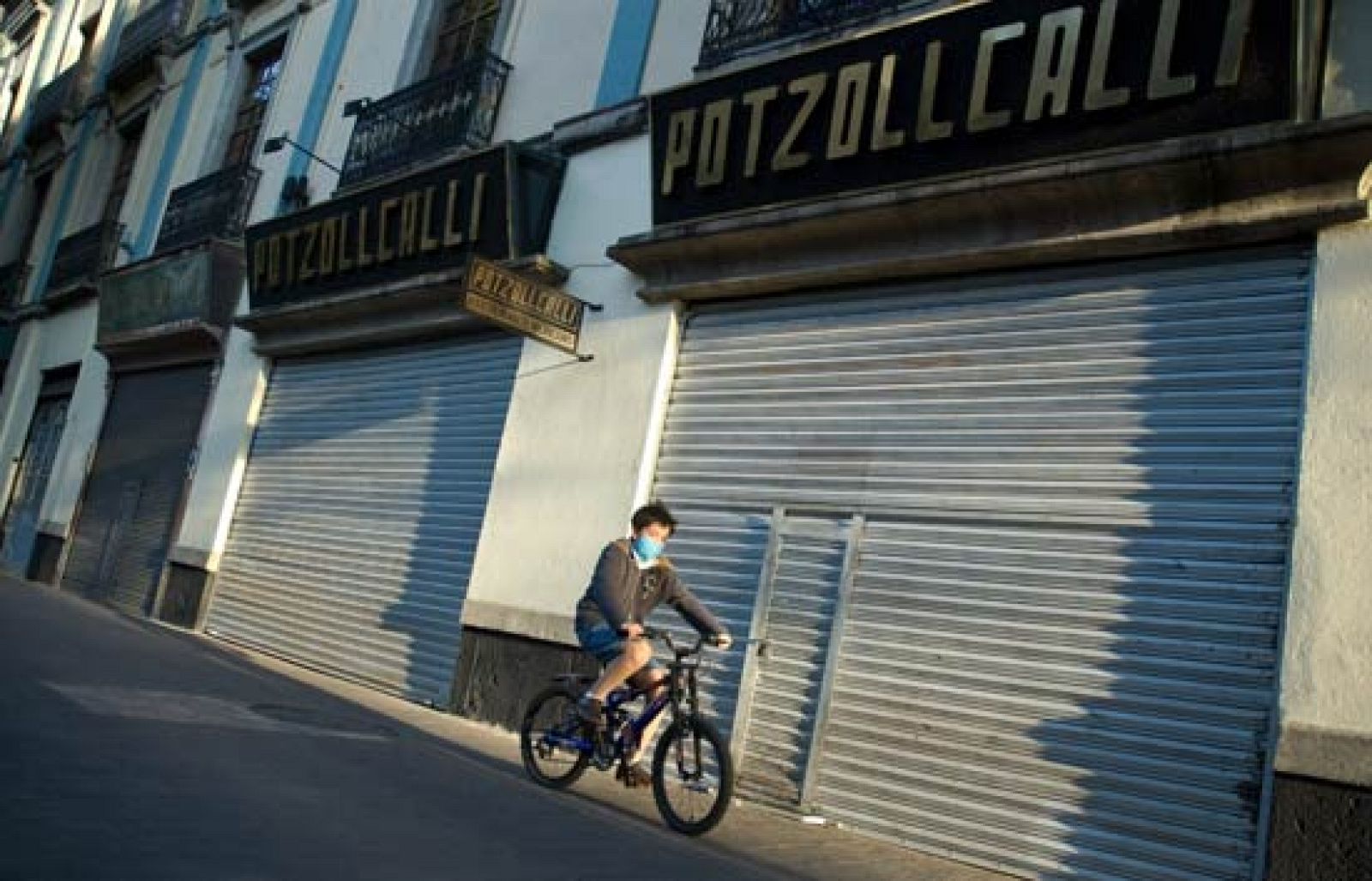 Informe semanal - La nueva gripe alerta al mundo | Ver