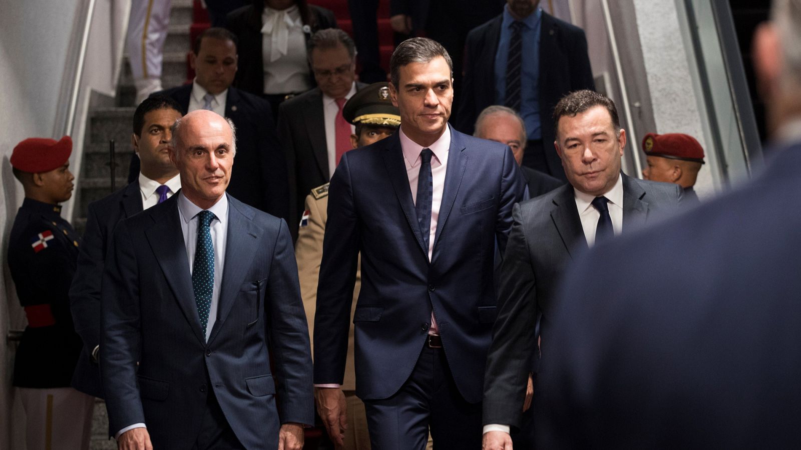 Pedro Sánchez: "Quien responde con balas y prisiones a las ansias de libertad es un tirano"