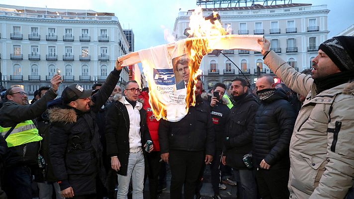 Los taxistas madrileños continúan con las protestas