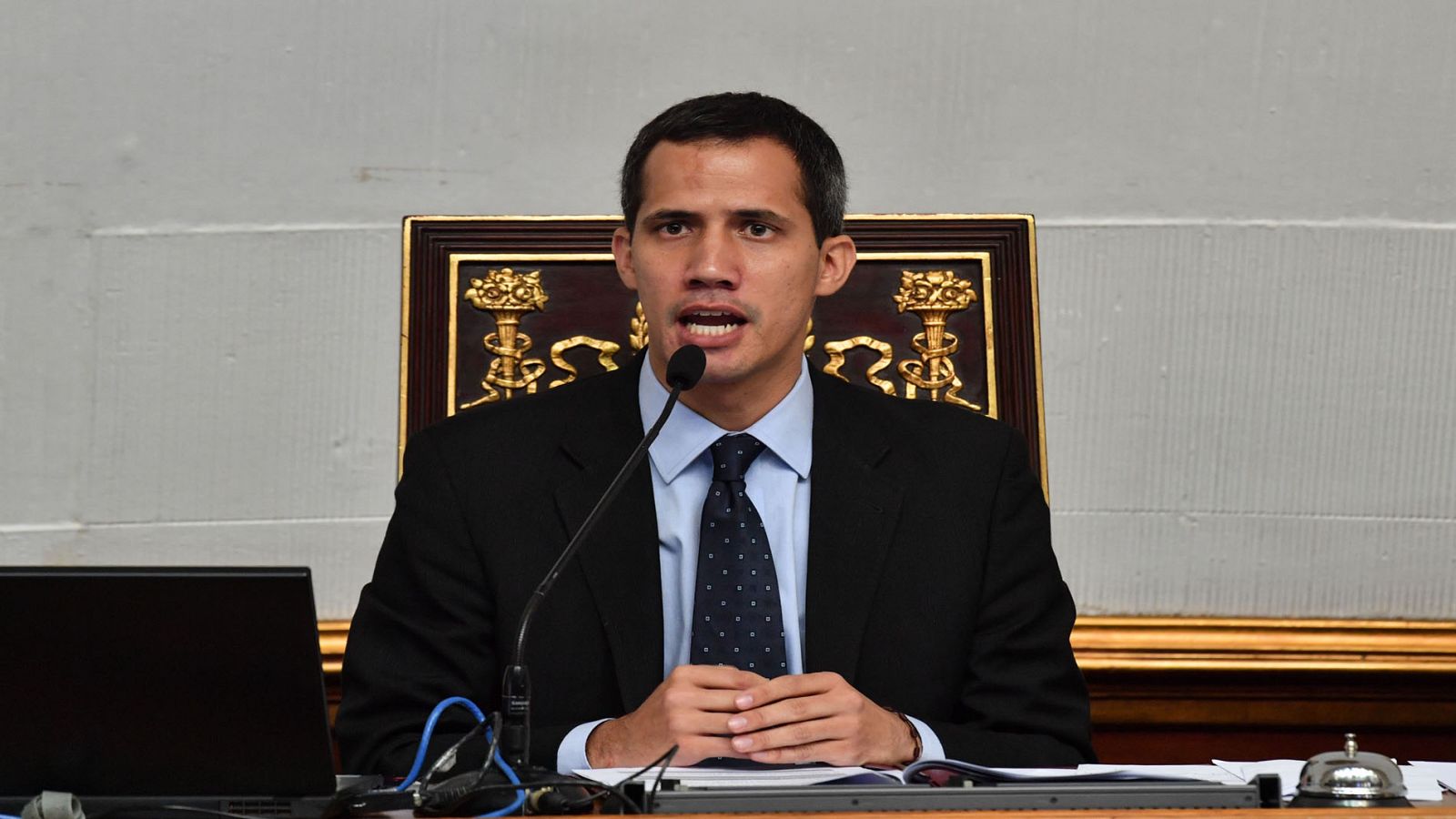 El fiscal general de Venezuela pide que se prohíba la salida del país de Juan Guaidó y que se congelen sus cuentas