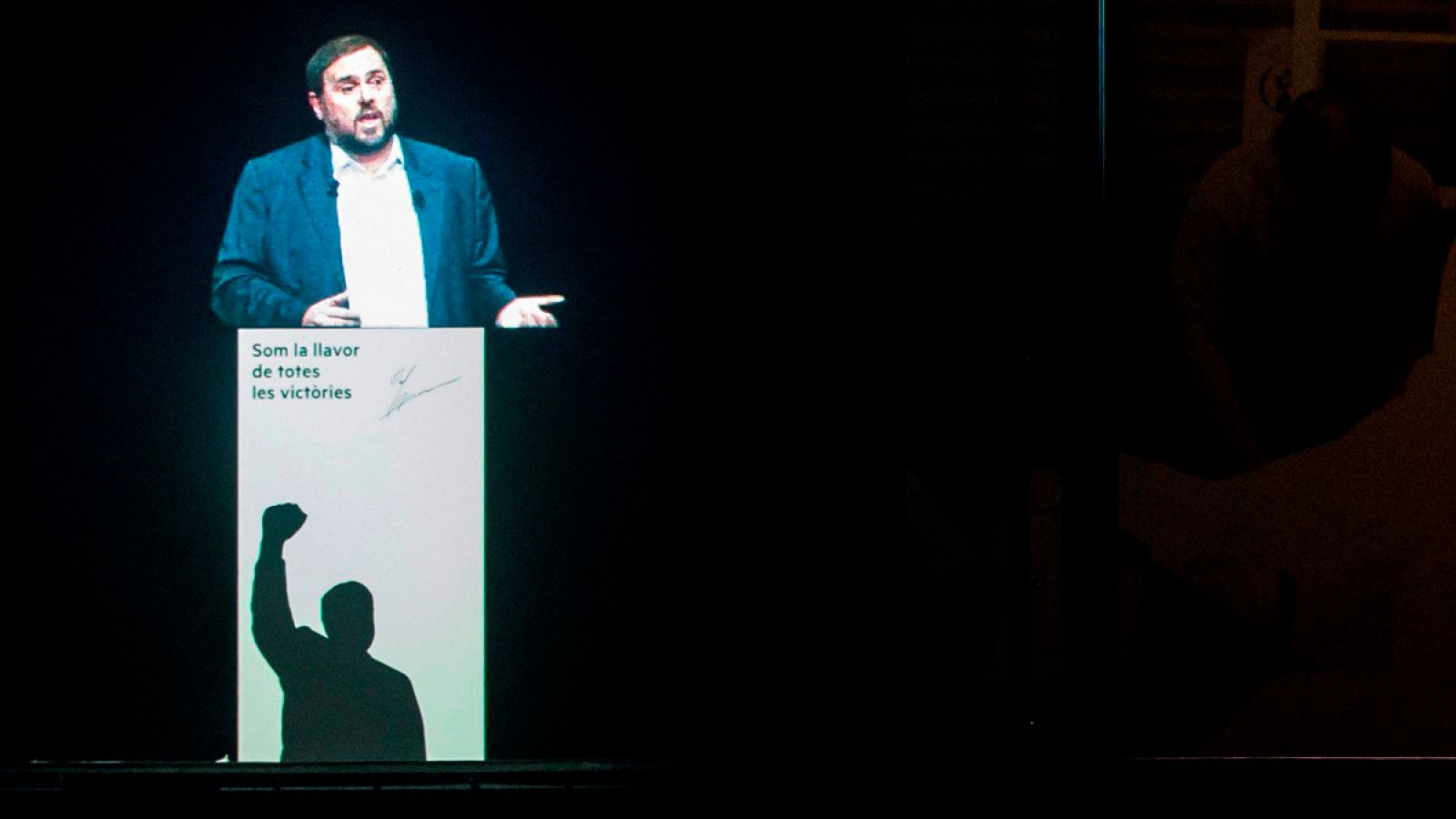 Reaparición de Junqueras en forma de holograma