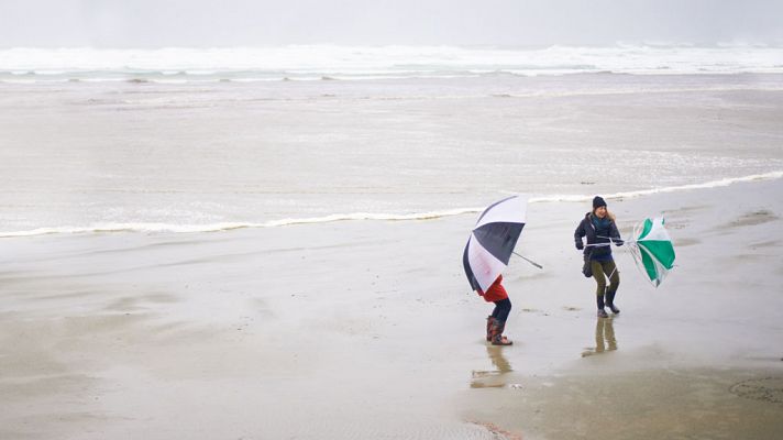 Viento fuerte en el norte y este peninsular; y más frío en todo el país