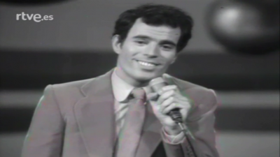 Festival de Eurovisin 1970 - Julio Iglesias cant "Gwendolyne" 