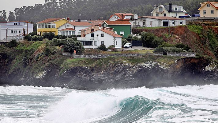 Telediario 1 - La borrasca Gabriel deja fuertes vientos y oleaje en el litoral cantábrico