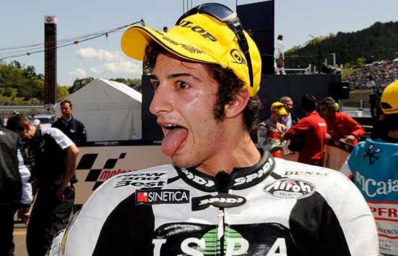 Conoce al piloto italiano de 125 cc Andrea Iannone, uno de los principales rivales de Julián Simón en la lucha por el título de la categoría del octavo de litro.