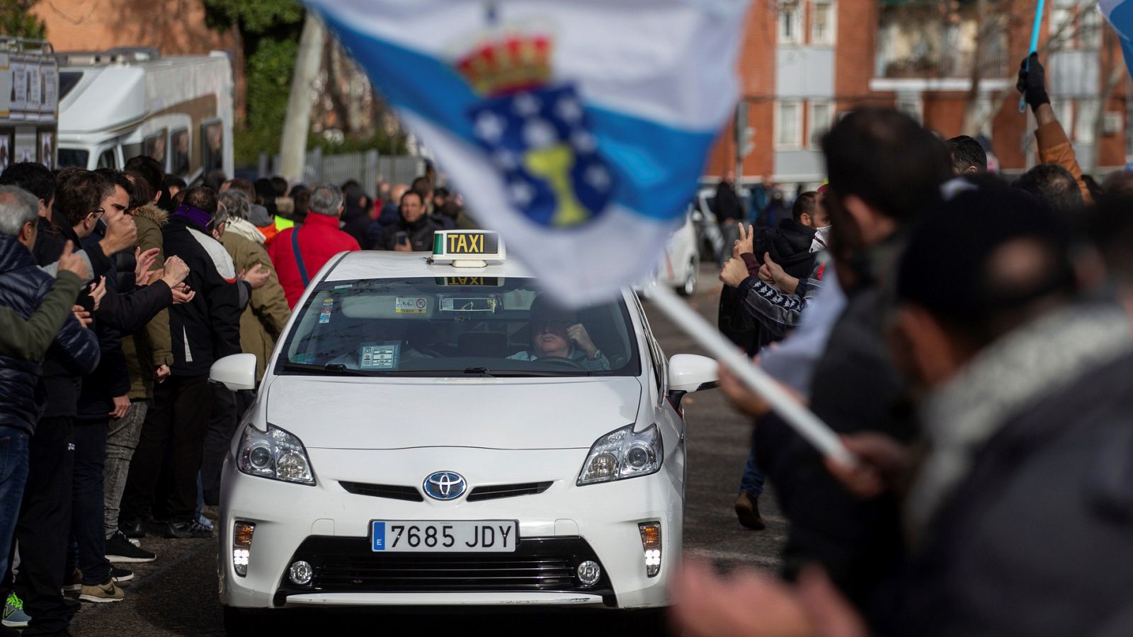 Los taxistas ante la nueva propuesta: "Si la Comunidad no negocia, ya casi tenemos que tachar esto de absolutismo" | Ver