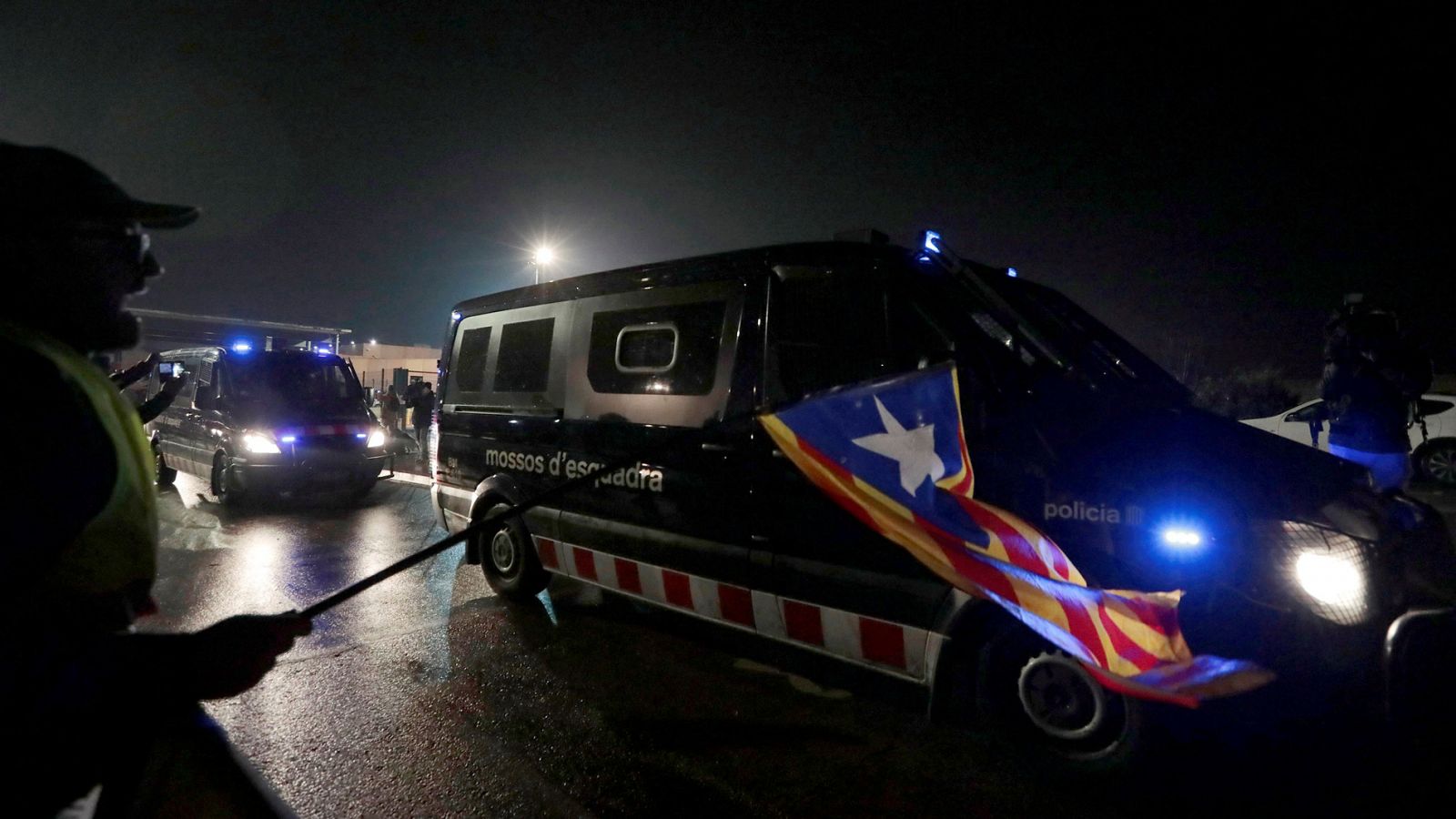 Los presos independentistas son trasladados a Brians para partir hacia Madrid