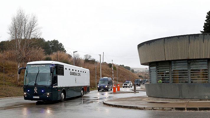 Los líderes independentistas presos son trasladados de Brians hacia Madrid