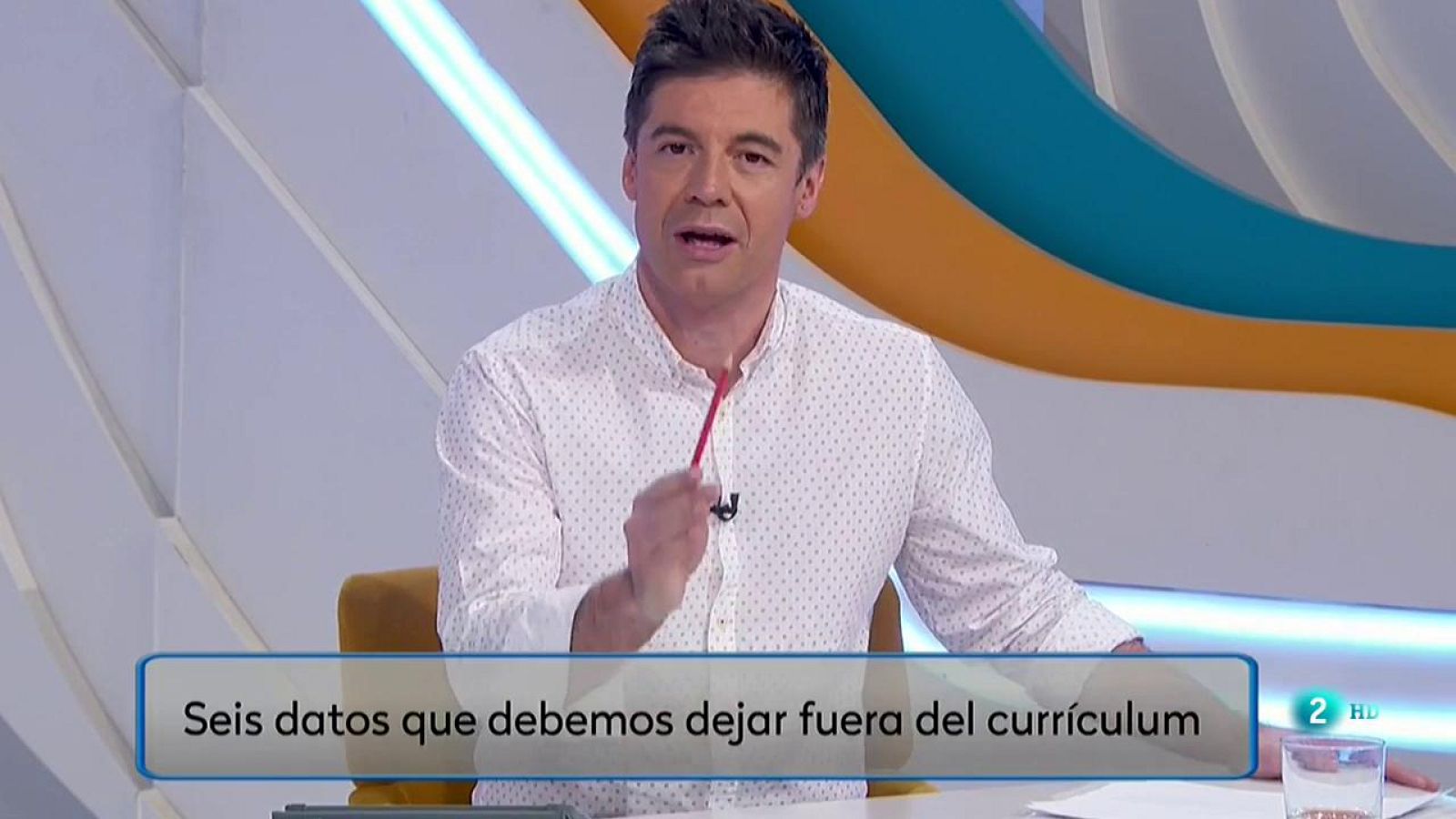 6 datos que debemos dejar fuera del currículum - Aquí hay trabajo | Ver