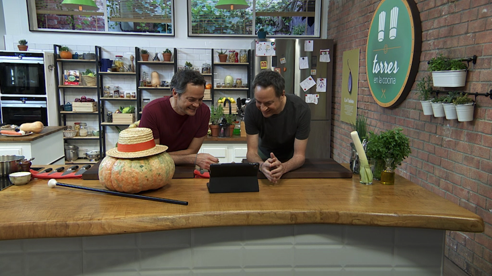 Torres en la cocina - Crema de calabaza y pasta con chorizo y jamón - ver ahora